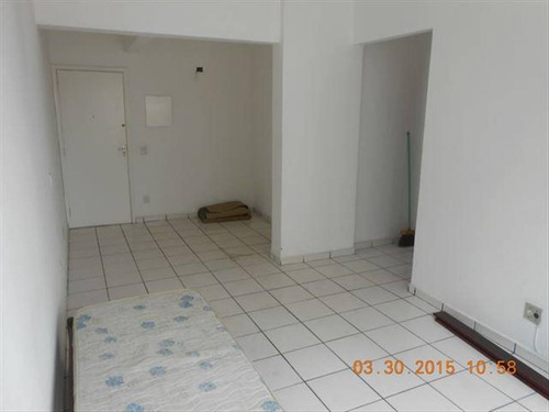 Imagem 4 de 21 de Apartamento Com Sacada De 1 Dormitorio, Com Portaria 24 Horas, 2 Elevadores, Garagem Subterranea, Imovel A Meia Quadra Da Av: Presidente Wilson. - Hm1649