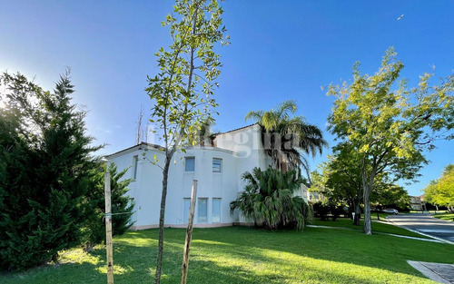 Casa  En Alquiler En La Alameda, Nordelta, Tigre