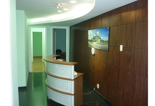 Sala Comercial No Coração Do Centro Do Rio De Janeiro, A 5 Minutos Do Aeroporto Santos Dumont!