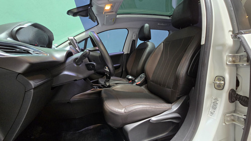 Peugeot 2008 1.6 Feline am20