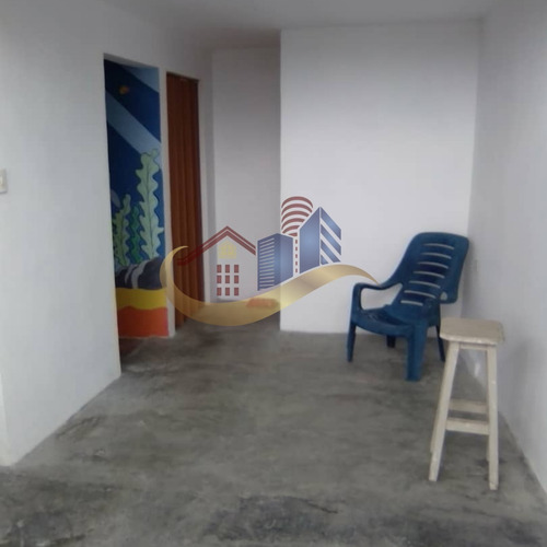 Imagen 2 de 8 de Casa En Venta En El Teleferico 4 Hab. 2 Baños Ref 824