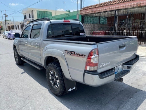 Imagen 5 de 10 de Toyota Tacoma Trd Sport 4x4 Plata