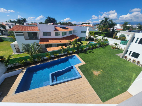 Casa En Venta En Morelos, Fraccionamiento Lomas De Cocoyoc