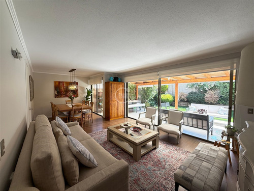 Casa Enaco En Venta De 4 Dorm. En Lo Barnechea
