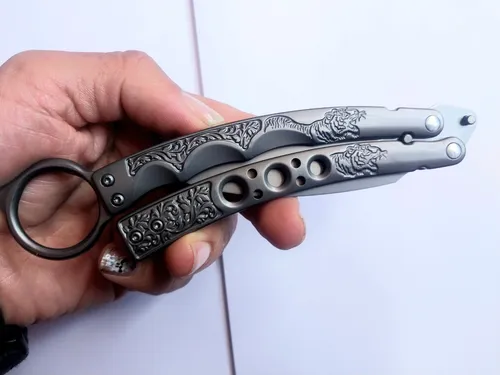Navaja Mariposa Karambit Con Filo Para Camping Escalada Daga