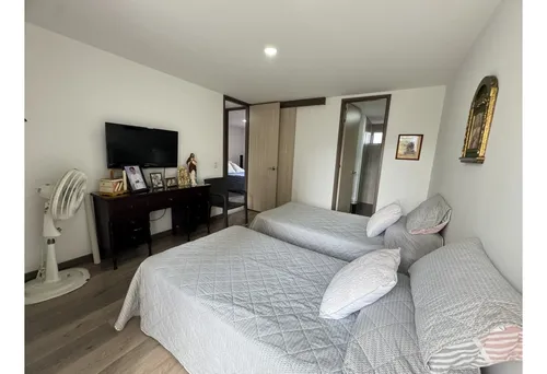 Venta De Apartamento En Calasanz, Espacioso Y Excelente Ubicación