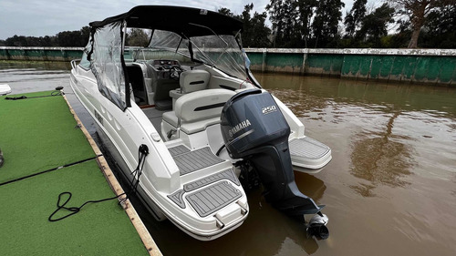 Imagen 25 de 25 de Lancha Cuddy Canestrari 245 Fuera De Borda Yamaha 250 Hp