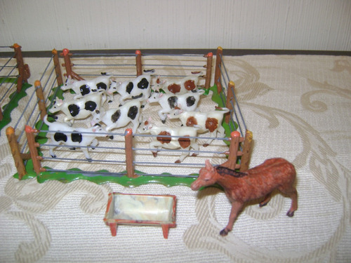  15 Figuras Animalitos Eg Toys Vacas Caballo Corral Bebedero