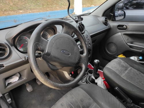Imagem 10 de 15 de Ford Fiesta 2011 1.0 Flex 5p