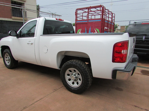 Imagen 4 de 15 de Chevrolet Silverado 2013 1500 V6