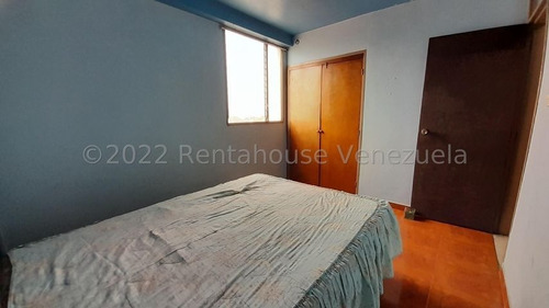 Imagen 15 de 30 de Apartamento En Alquiler Centro Barquisimeto, Semi Amoblado, Cantv E Internet, Servicio Agua Constante, Gas Directo. Información Al 0424-5620928 Flex 22-25591 Z09