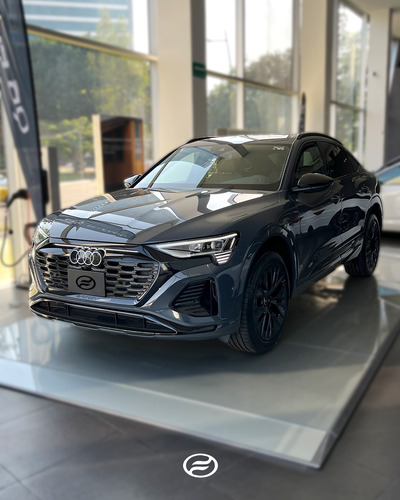 Audi Q8 Sportback E-Tron 0.0 55 E-Tron S-Line Quattro