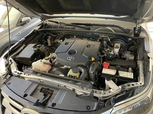Imagem 4 de 12 de Toyota Sw4 2017 2.8 Tdi Srx 7l 4x4 Aut. 5p
