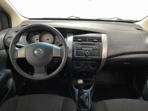 Imagem 10 de 15 de Nissan Livina S 2014