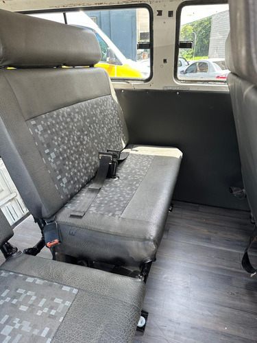 Volkswagen Kombi 1.4 Lotação Total Flex 3p