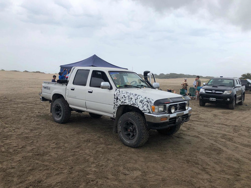 Imagen 21 de 24 de Toyota Hilux 1995 2.8 D/cab 4x4 D