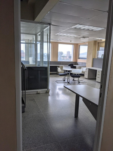 Imagen 6 de 21 de Alquilo Oficinas Distintos Metrajes En Moderno Edificio Puerto La Cruz, Av. Municipal