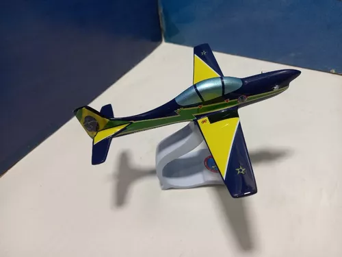 Teste avião de controle remoto RC tucano esquadrilha da fumaça