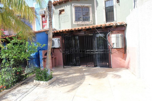 Imagen 6 de 9 de Mariaestela Boada Vende Casa Lecheria .mls #21-866