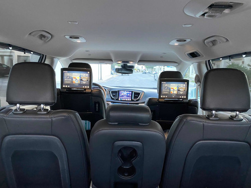 Imagen 13 de 15 de Chrysler Pacifica Limited Plus