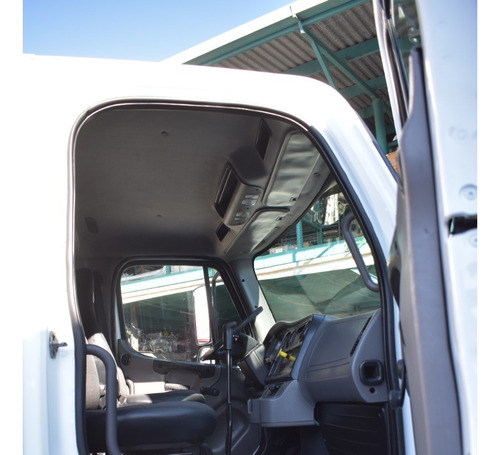 Freigthliner M2 2005