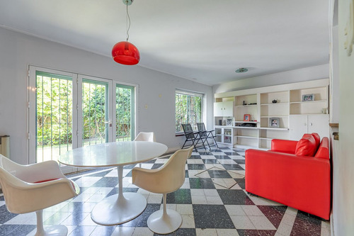 Venta/permuta Casa De 3 Dormitorios B. Parque