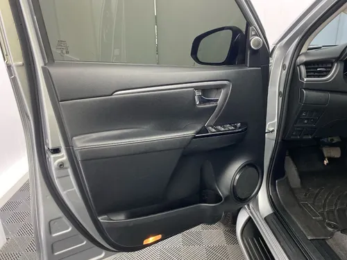Toyota Fortuner 2.7 SRV