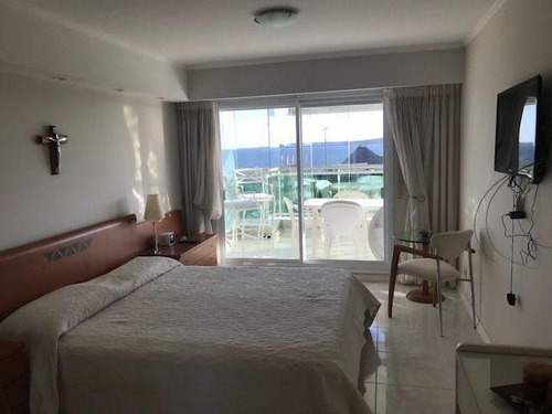 Apartamento En Venta De 3 Dormitorios En Playa Mansa