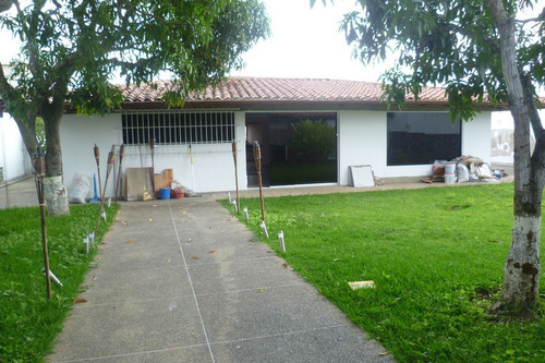 Imagen 1 de 14 de Venta Amplia Y Cómoda Casa De 1.199mts. Cumbres De Curumo En Calle Cerrada