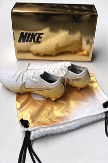 tacos nike blancos con dorado