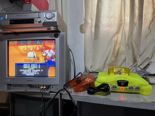 Nintendo 64 Verde Transparente Con Cartucho De Multijuegos Verde (Usado)
