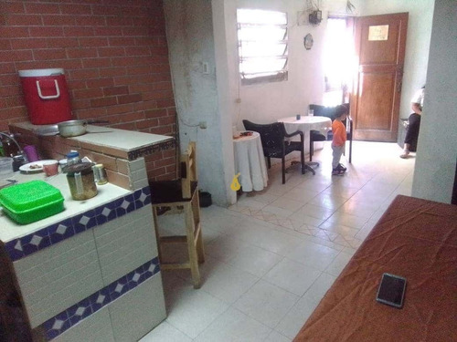 Imagen 5 de 14 de Se Vende Pb De Casa Catia100m2 Aprox