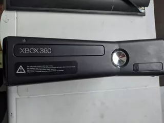 Microsoft Xbox 360 Slim / 1 Joystick / 250gb