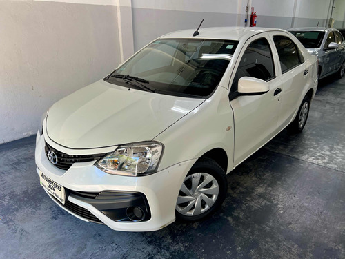 Toyota Etios 1.5 Sedan X