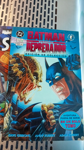 Batman Vs Depredador Edicion De Collección Editorial Vid