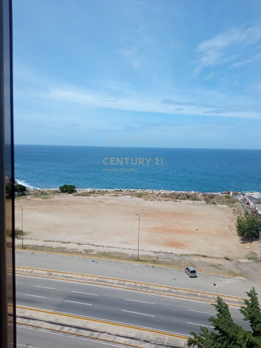 Imagen 4 de 11 de Venta De Apartamento En La Avenida La Playa, Ninfa Padilla 04141603333
