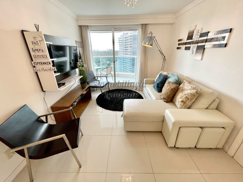Imagen 3 de 27 de Venta- Venta Temporada Apartamento 2 Dormitorios Casino Tower