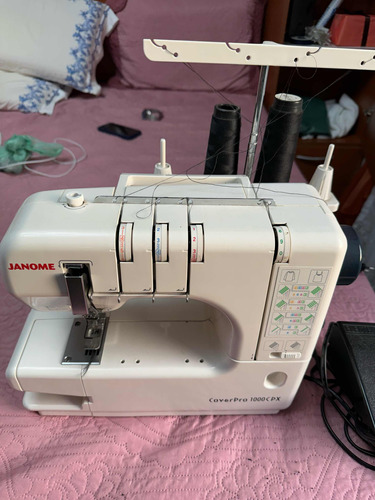 Máquina De Costura Galoneira Janome 1000cpx