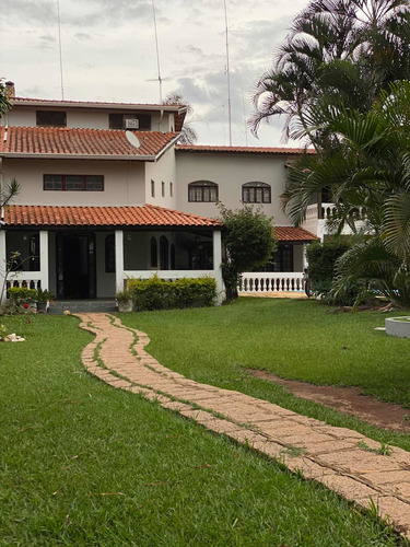 Imagem 2 de 13 de Chácara Com Piscina E 3 Suites - 1000m2