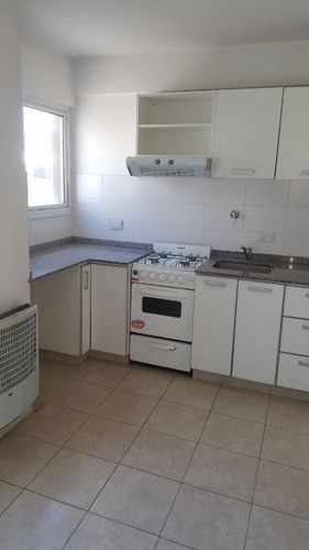 Imagen 7 de 14 de Departamento De 2 Ambientes En Venta - Moron Norte