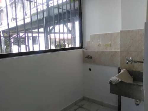 Imagen 6 de 14 de Apartamento En Venta Residencias La Quinta Planta Baja 83 M2 Los Teques