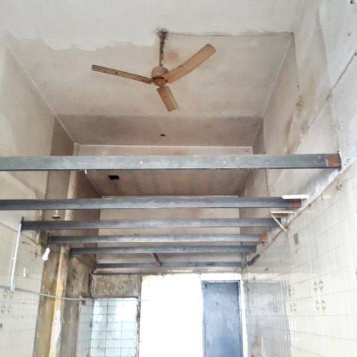 Imagen 4 de 7 de Zona Barrio Chino Local Comercial De Planta Libre Con Doble Altura