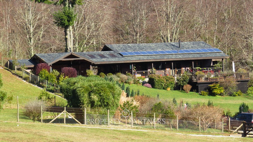 Casa Y Campo Con Vista Panorámica Al Lago Panguipu...