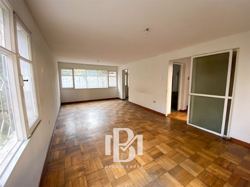 Casa En Venta De 3 Dorm. En Las Condes