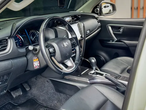 Toyota Fortuner Srv 2.4 At 2022 Especial