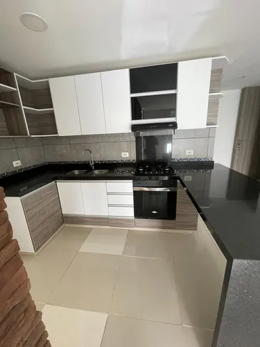 Venta Aparta-estudio. Sur De Cali. Barrio Pance, 66 Mtrs. Tercer Piso Con Ascensor. Parqueadero Propio