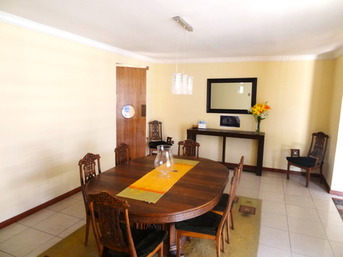 Casa De 3d 2b De 122 Mt2 Emplazada En 303 Mts De Terreno