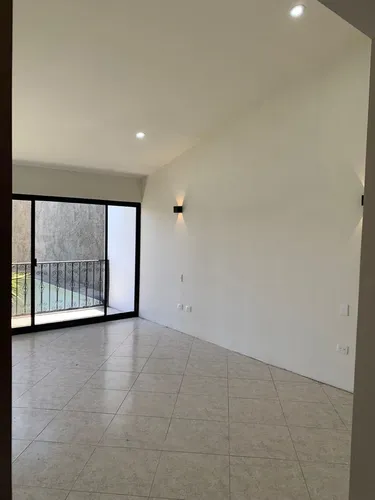 Casa Remodelada Con Amplio Jardin, Cerca Del Centro Historico Y Vista Ala Catedral