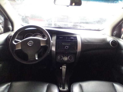 Imagem 3 de 10 de Nissan Livina Xgear 1.8 Aut 2014