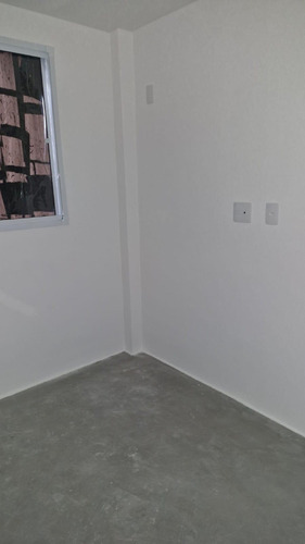 Apartamento Em Santos Com 2 Dormitórios, 1 Vaga De Garagem Para Carro, 1 Banheiro, Sala, Cozinha, Área De Serviço E Varanda